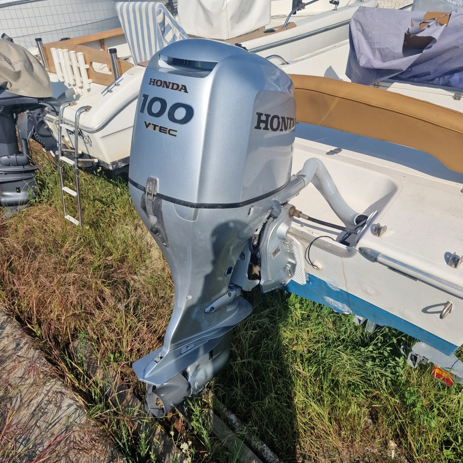Извънбордов двигател Honda Honda BF100A - изображение 3