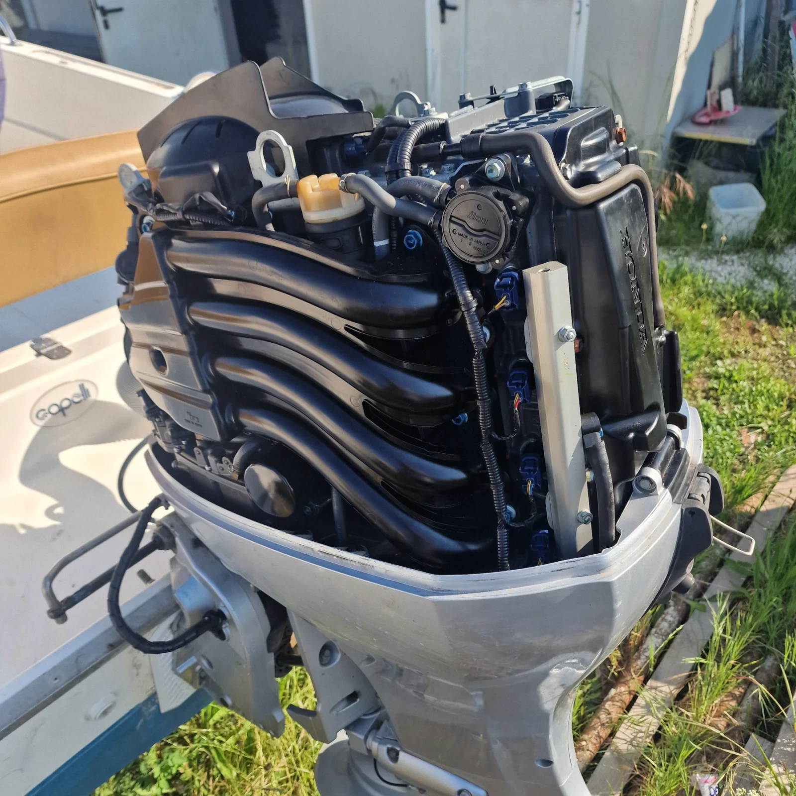 Извънбордов двигател Honda Honda BF100A - изображение 4