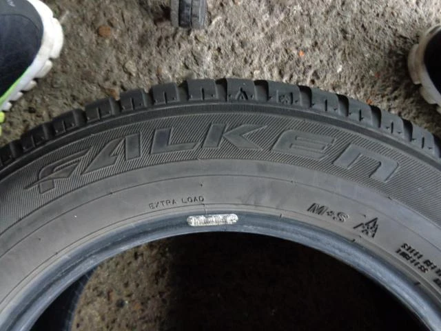 Гуми Зимни 215/60R16, снимка 6 - Гуми и джанти - 12733713