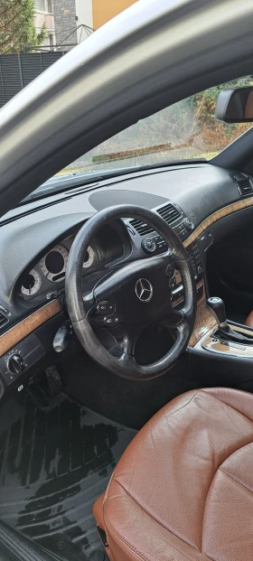 Mercedes-Benz E 320, снимка 4