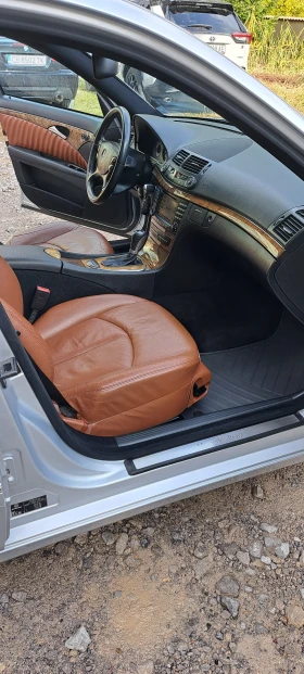 Mercedes-Benz E 320, снимка 8