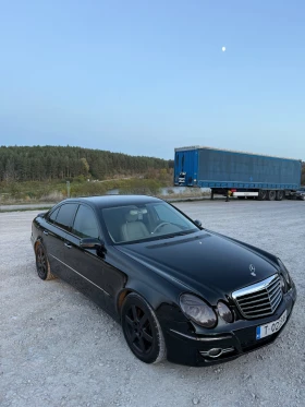 Mercedes-Benz E 320, снимка 2