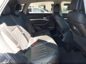 Audi E-Tron Premium Plus, снимка 8