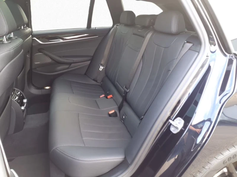 BMW 535 d/xDRIVE/340HP/M-SPORT/TOURING/PANO/LED/H&K/709f, снимка 15 - Автомобили и джипове - 51616066