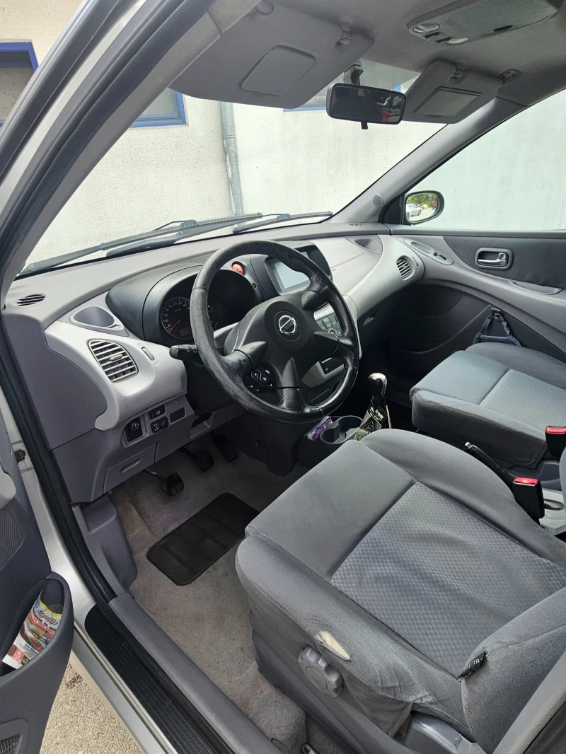 Nissan Almera tino, снимка 7 - Автомобили и джипове - 52313769