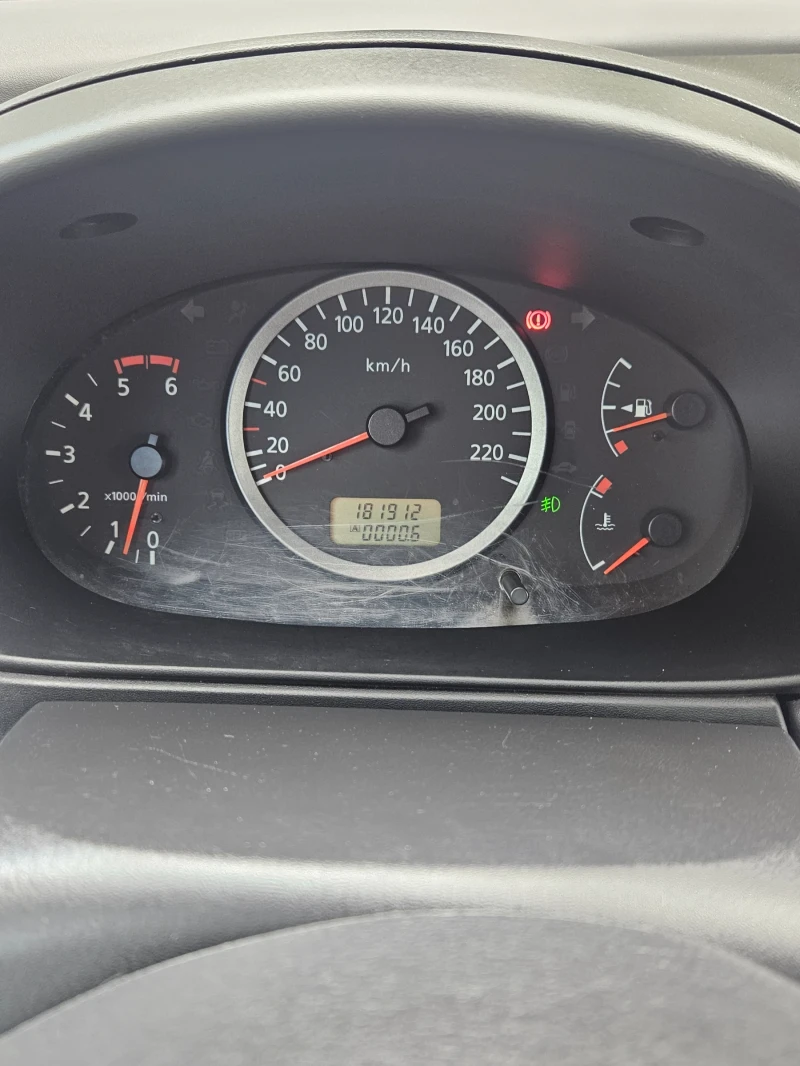 Nissan Almera tino, снимка 3 - Автомобили и джипове - 52313769