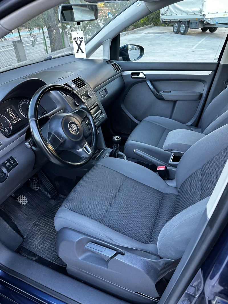 VW Touran, снимка 9 - Автомобили и джипове - 52772568