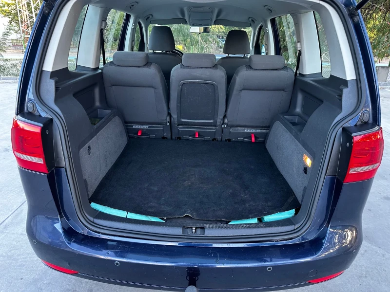 VW Touran, снимка 11 - Автомобили и джипове - 52772568