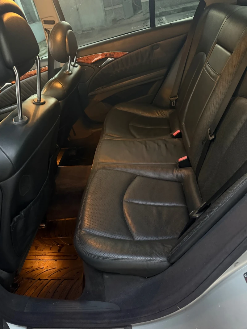Mercedes-Benz E 270, снимка 10 - Автомобили и джипове - 52347423