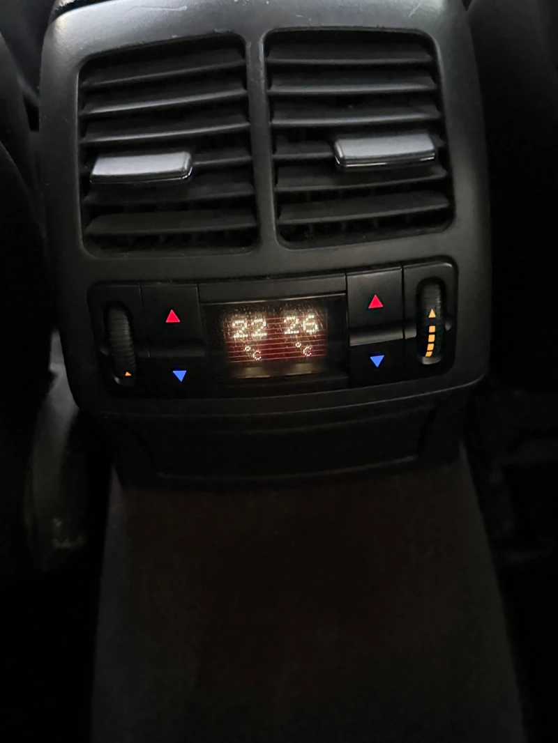 Mercedes-Benz E 270, снимка 13 - Автомобили и джипове - 52347423