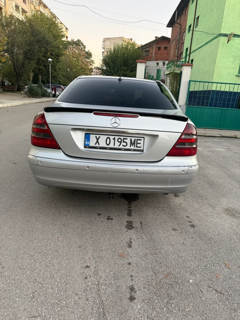 Mercedes-Benz E 270, снимка 5 - Автомобили и джипове - 52347423
