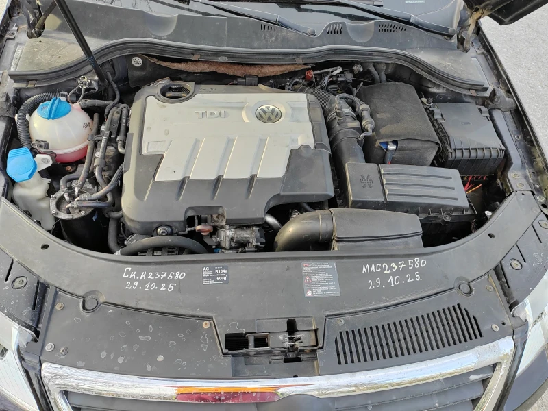 VW Passat, снимка 11 - Автомобили и джипове - 52722038