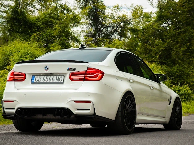 BMW M3 Competition - изображение 5