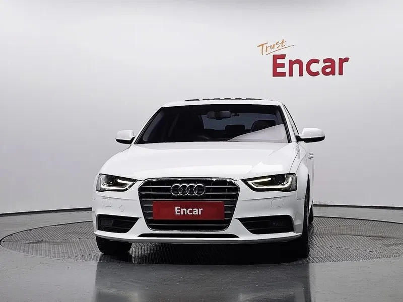 Audi A4 2.0 TDI B8, снимка 3 - Автомобили и джипове - 53267627