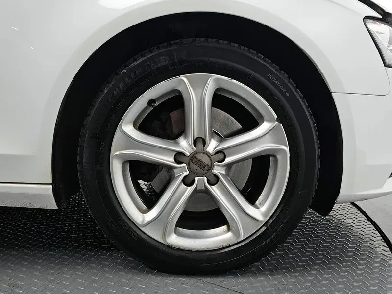 Audi A4 2.0 TDI B8, снимка 5 - Автомобили и джипове - 53267627