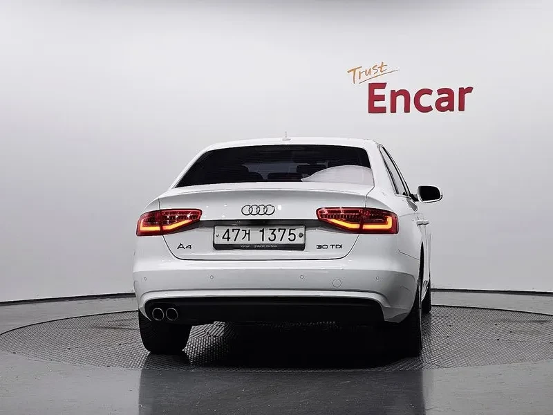 Audi A4 2.0 TDI B8, снимка 4 - Автомобили и джипове - 53267627