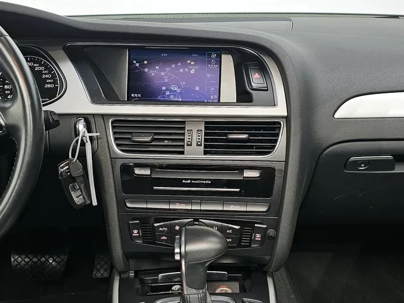 Audi A4 2.0 TDI B8, снимка 15 - Автомобили и джипове - 53267627