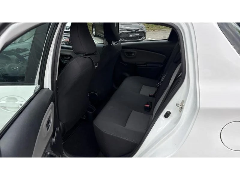 Toyota Yaris 1.5 CVT 5D LUNA, снимка 11 - Автомобили и джипове - 54878087