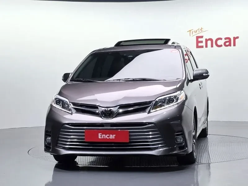 Toyota Sienna 3.5 AWD| 296к.с.| ВКЛ.ТЕХНОТЕСТ и 3м.Г.О, снимка 10 - Автомобили и джипове - 55146927