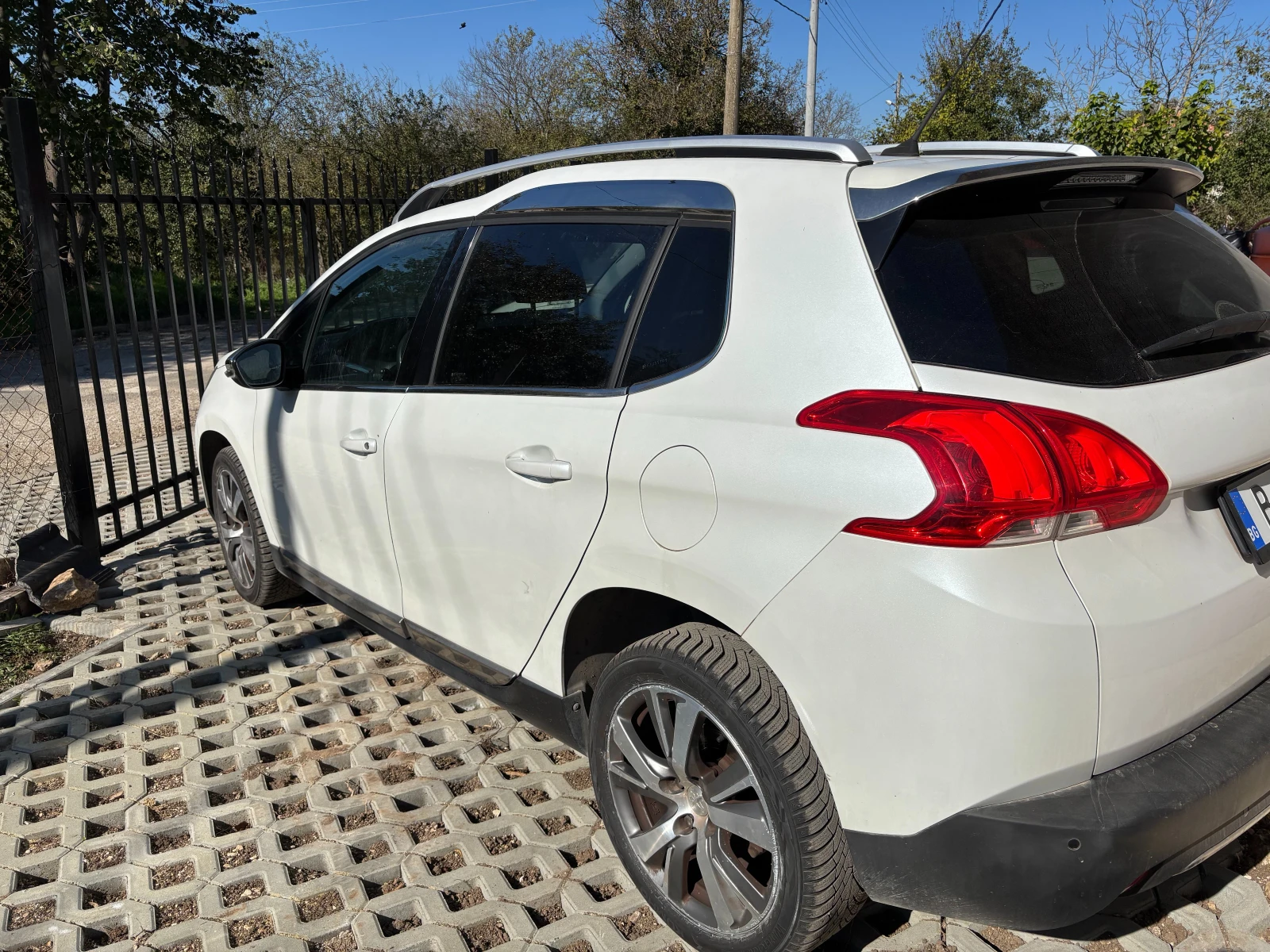 Peugeot 2008 1.6 eHDI - изображение 3