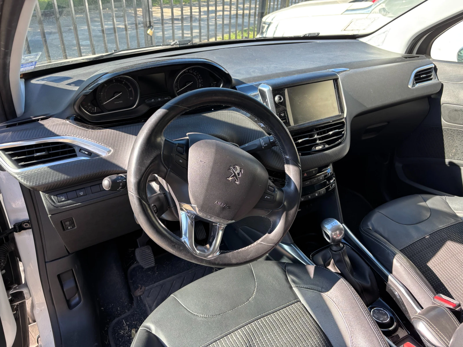 Peugeot 2008 1.6 eHDI - изображение 6