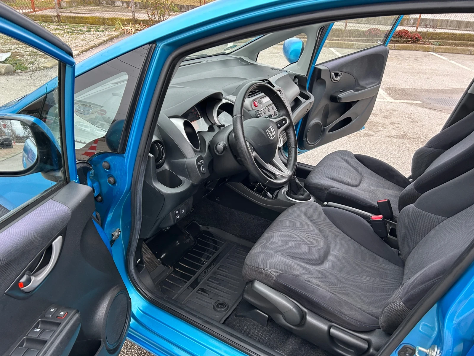 Honda Jazz 1.4 - изображение 4