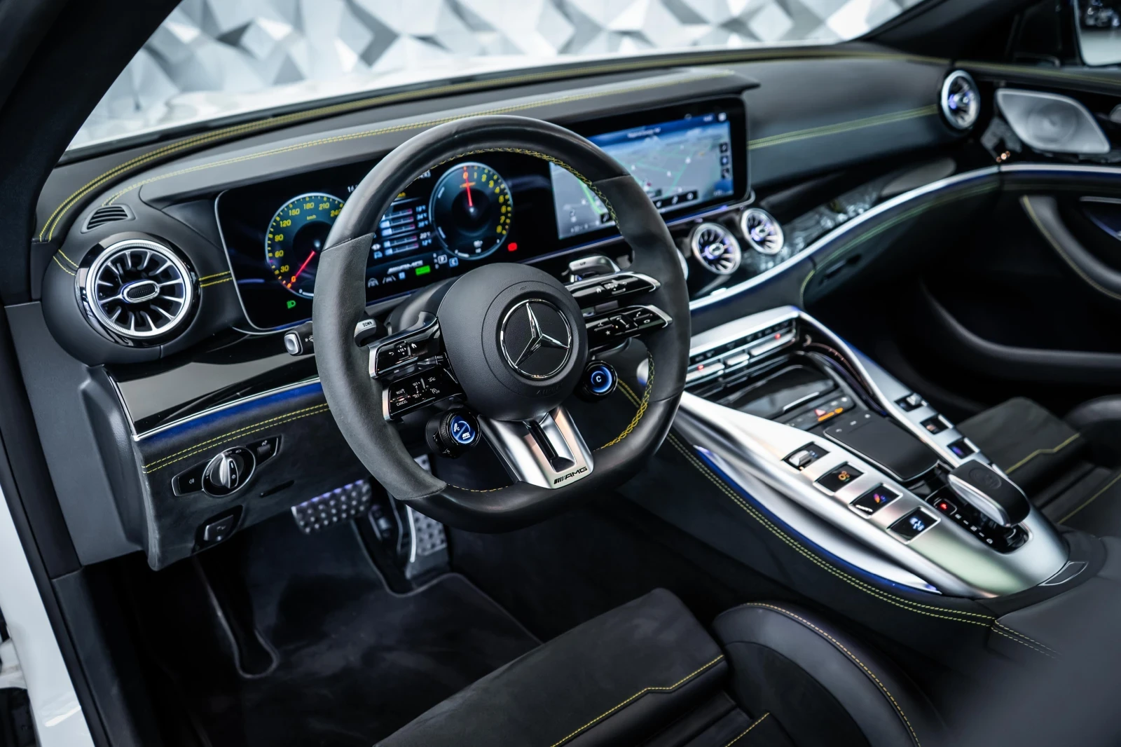 Mercedes-Benz AMG GT 63s E 4M+ * Burmester* Шибедах - изображение 8