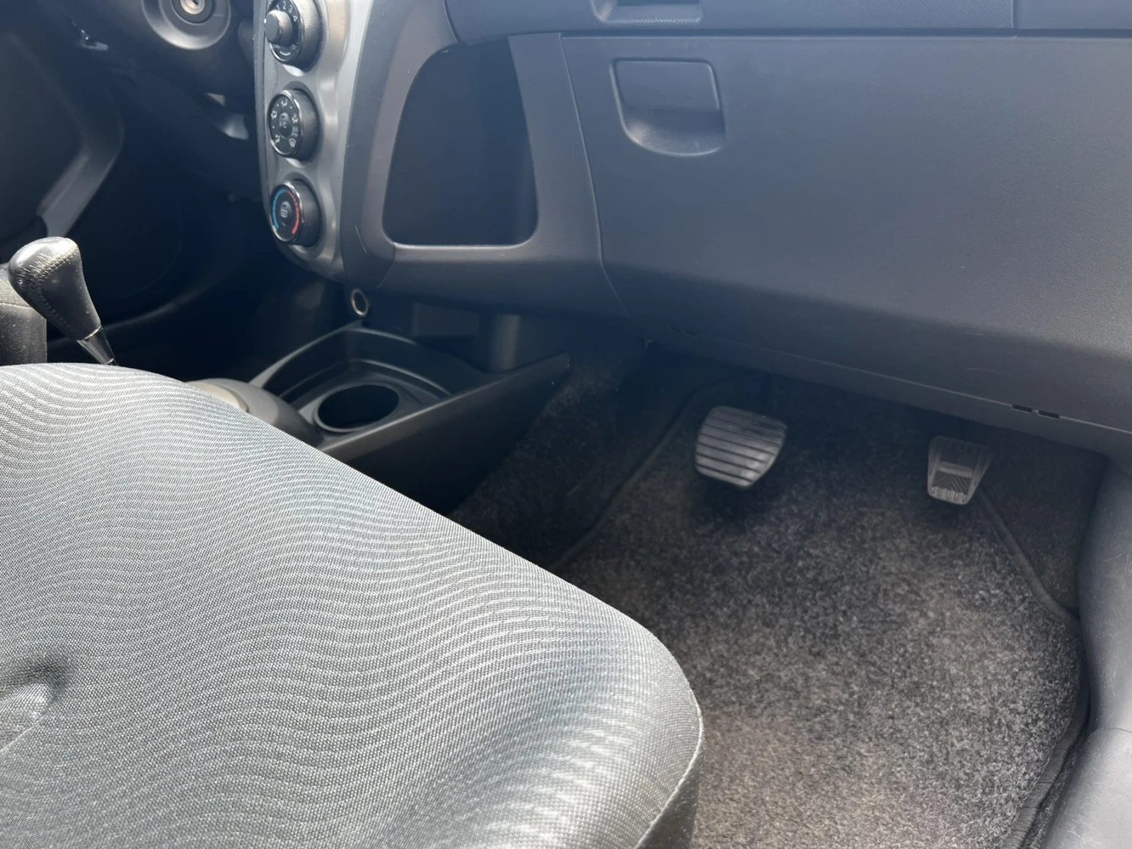 Toyota Yaris 1.33 VVT-i(Учебен автоматик) - изображение 7