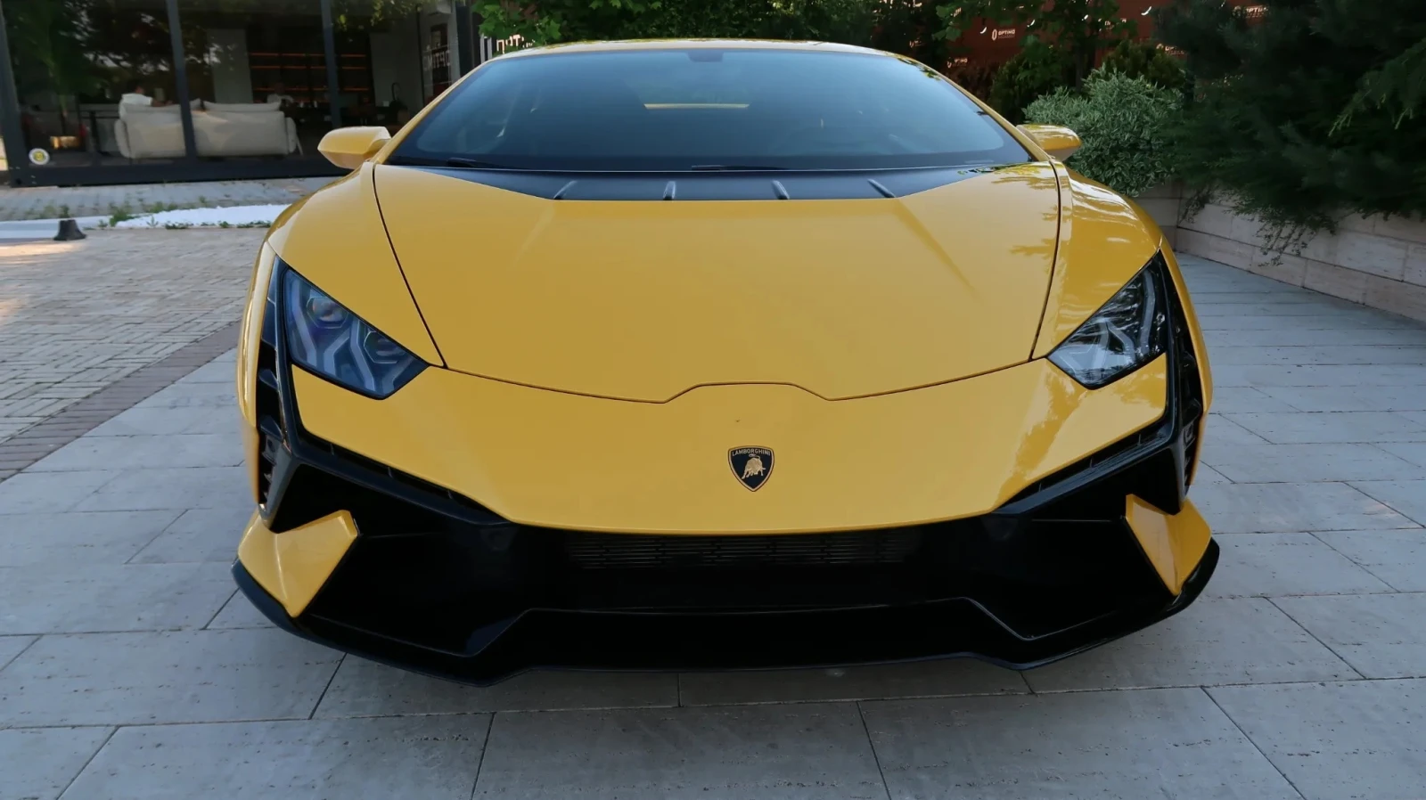 Lamborghini Huracan Tecnica 5.2 V10 - изображение 2