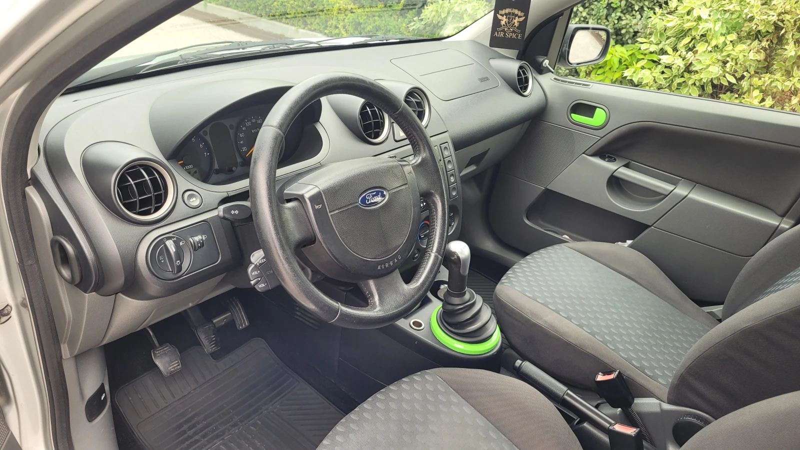 Ford Fiesta  - изображение 6