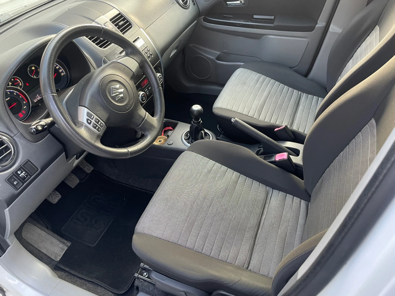 Suzuki SX4 1.6 4х4, снимка 8 - Автомобили и джипове - 53712667