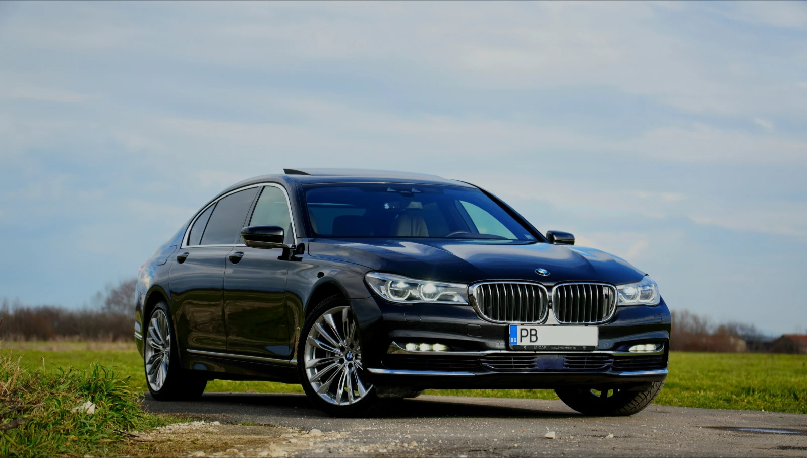 BMW 750 Li xDrive, снимка 2 - Автомобили и джипове - 53940471