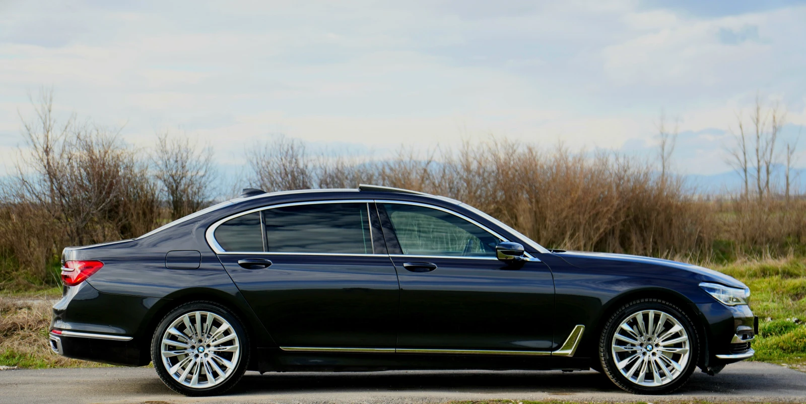 BMW 750 Li xDrive, снимка 9 - Автомобили и джипове - 53940471