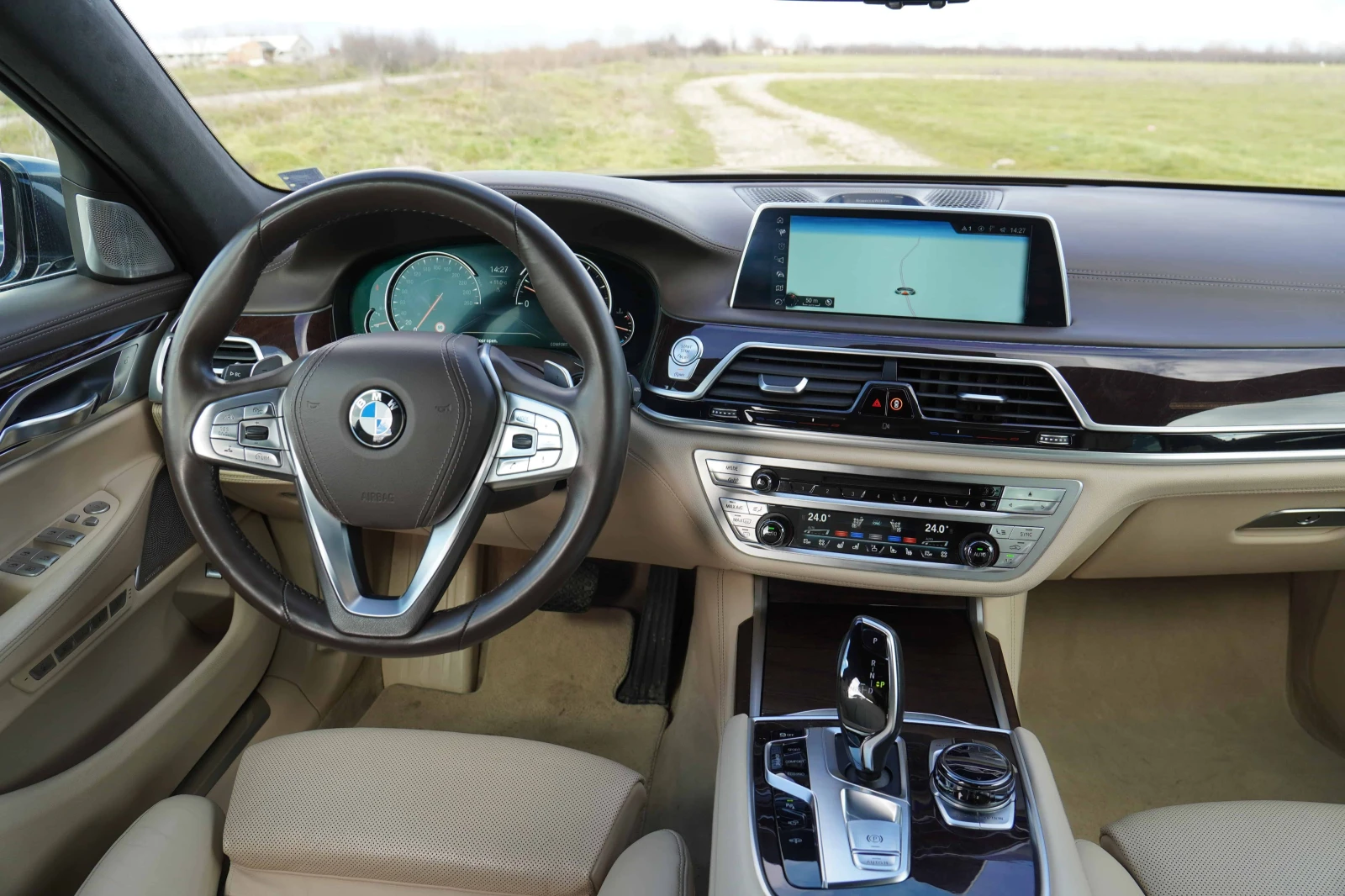 BMW 750 Li xDrive, снимка 11 - Автомобили и джипове - 53940471
