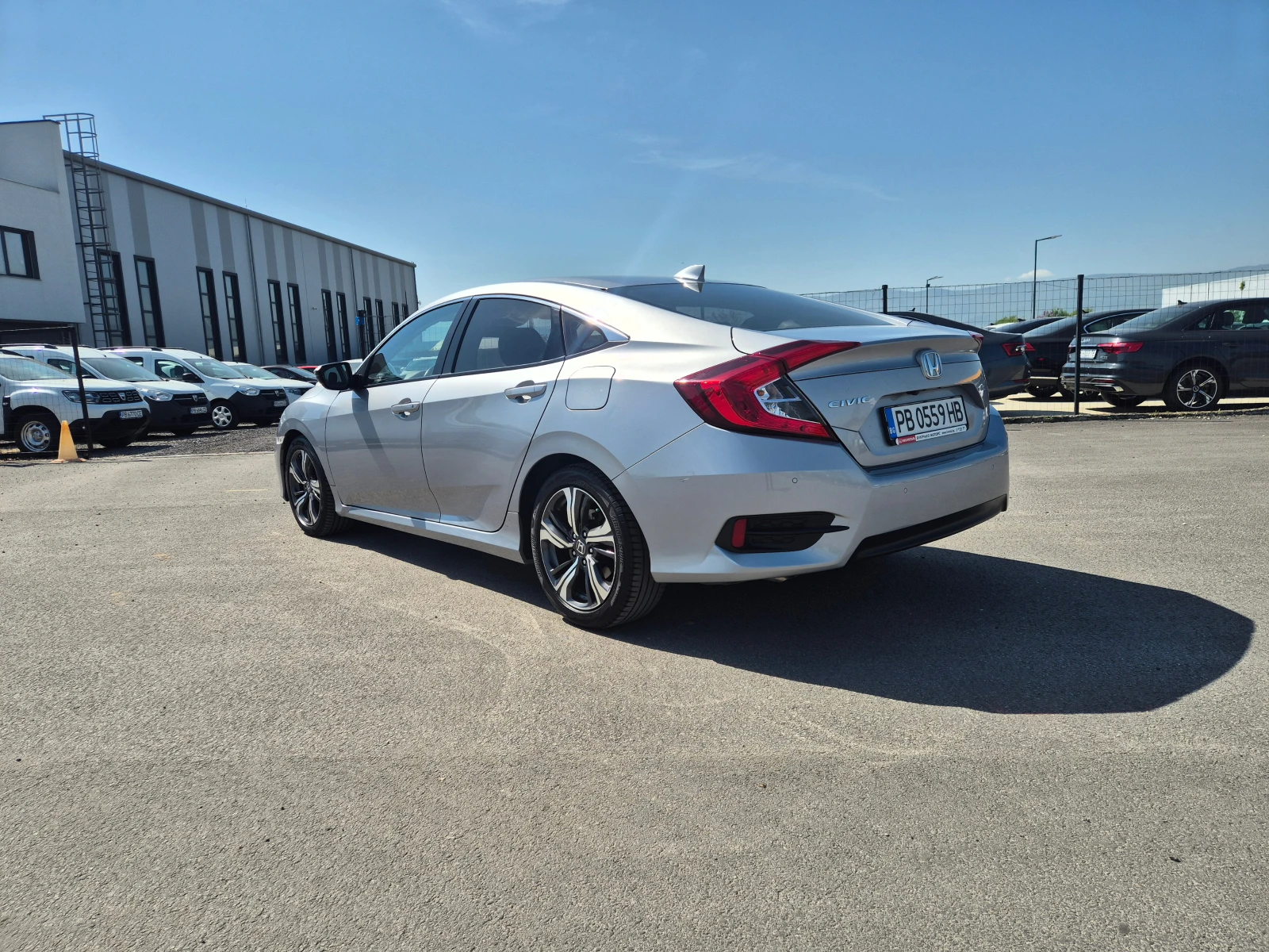 Honda Civic 1.5 i-VTEC Turbo Sport Plus A/T, снимка 3 - Автомобили и джипове - 54340915