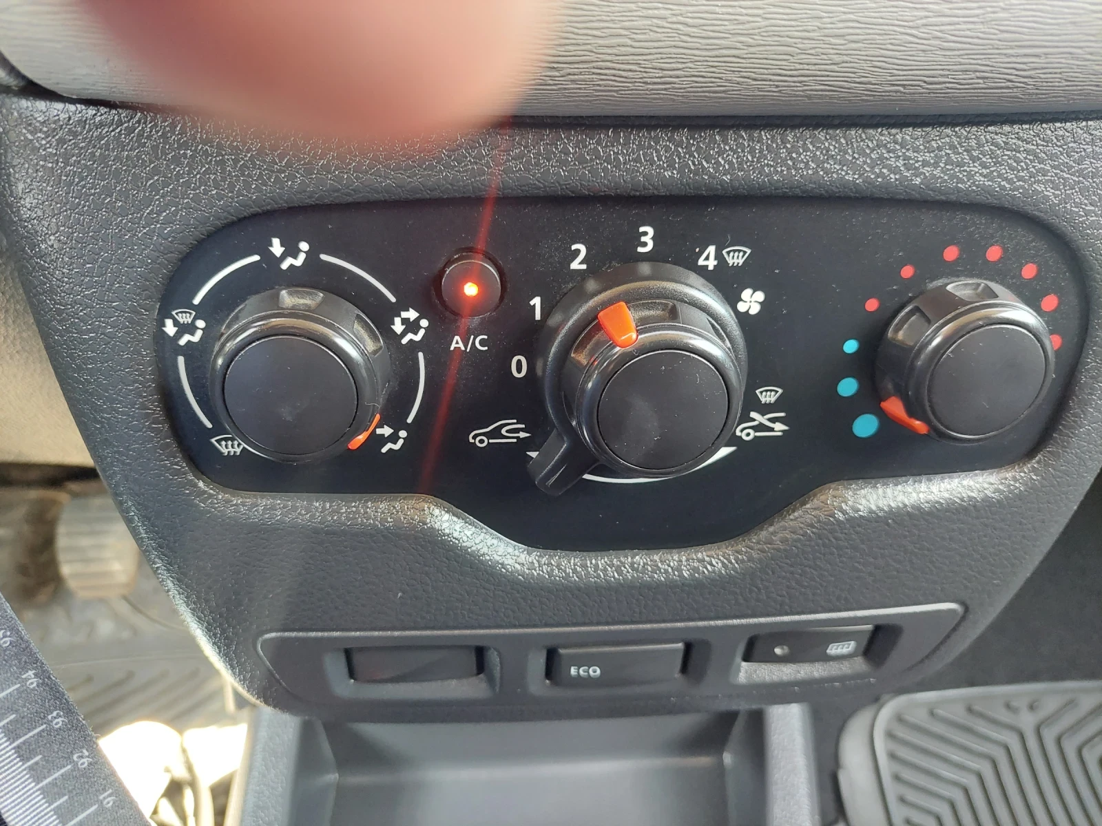 Dacia Dokker, снимка 12 - Автомобили и джипове - 54427552