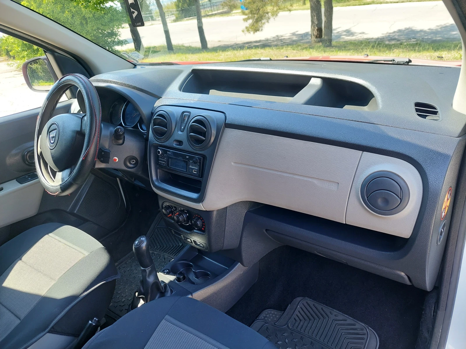 Dacia Dokker, снимка 9 - Автомобили и джипове - 54427552