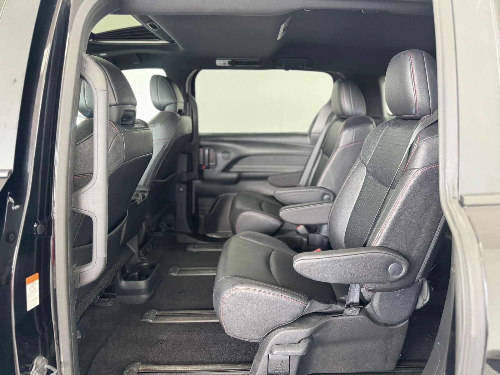 Toyota Sienna HSE 7-местa AWD, снимка 8 - Автомобили и джипове - 54710322