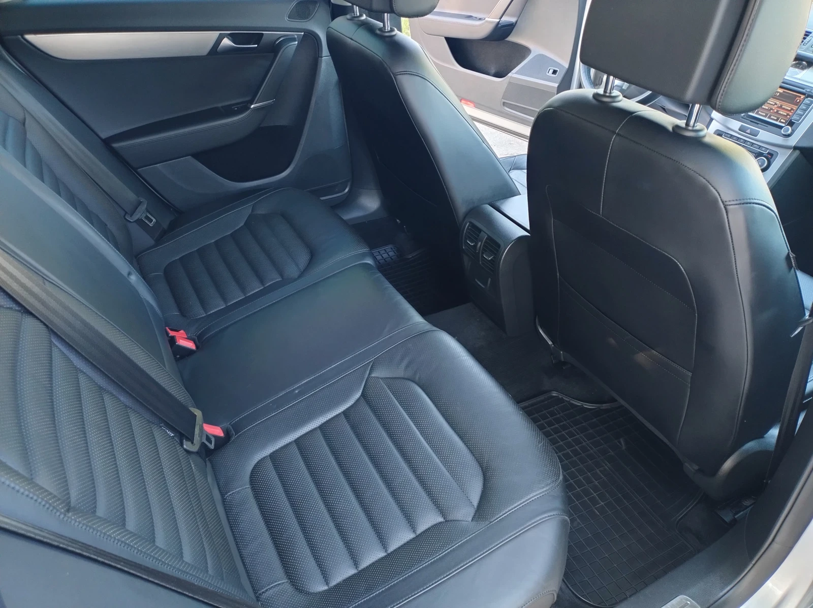 VW Passat 2.0 TDI 4 MOTION FULL DSG, снимка 12 - Автомобили и джипове - 54711434
