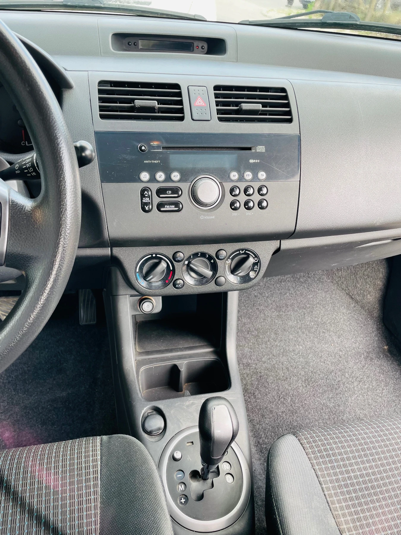 Suzuki Swift, снимка 4 - Автомобили и джипове - 55655731