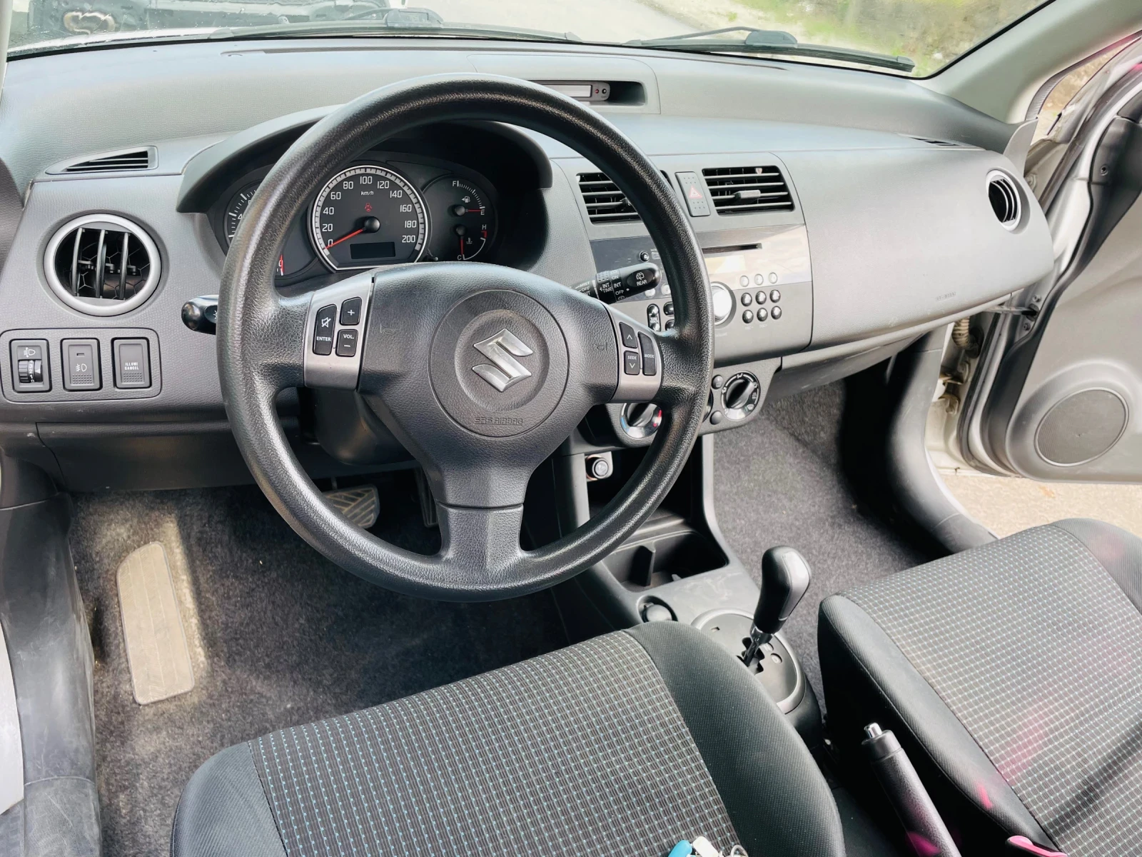 Suzuki Swift, снимка 5 - Автомобили и джипове - 55655731