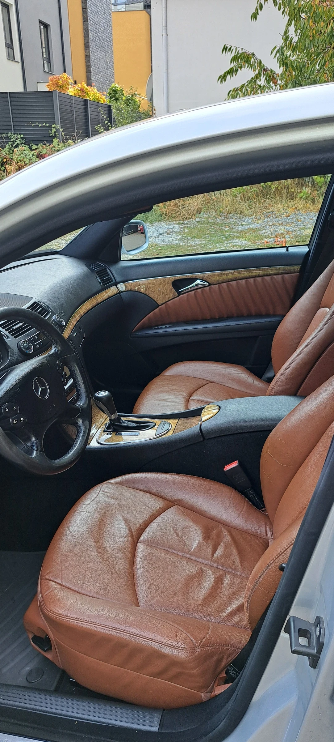 Mercedes-Benz E 320, снимка 17 - Автомобили и джипове - 56533853