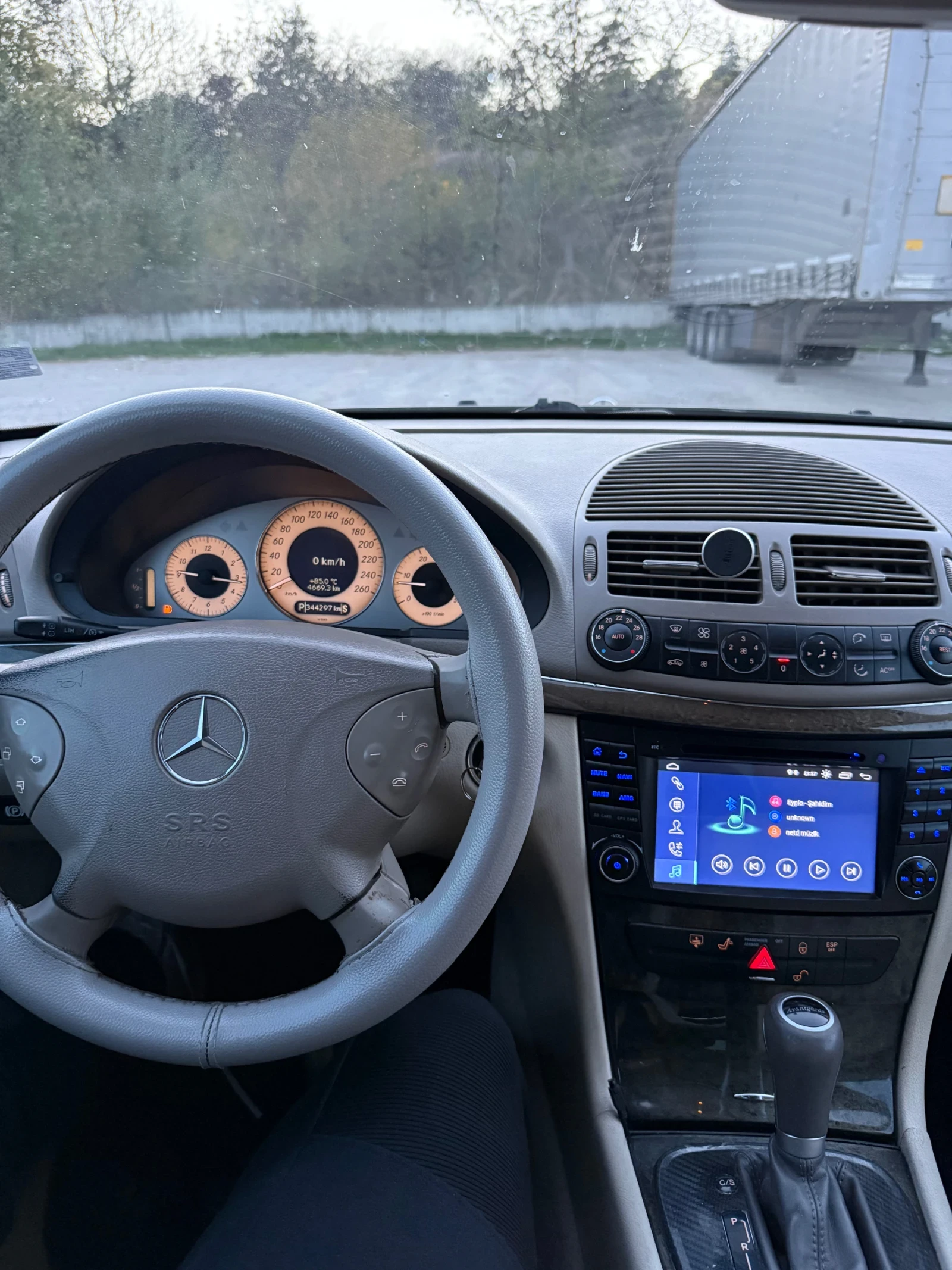 Mercedes-Benz E 320, снимка 7 - Автомобили и джипове - 56600917