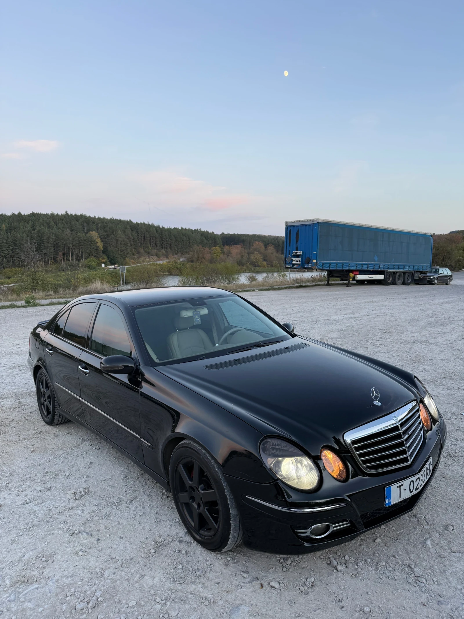 Mercedes-Benz E 320, снимка 3 - Автомобили и джипове - 56600917