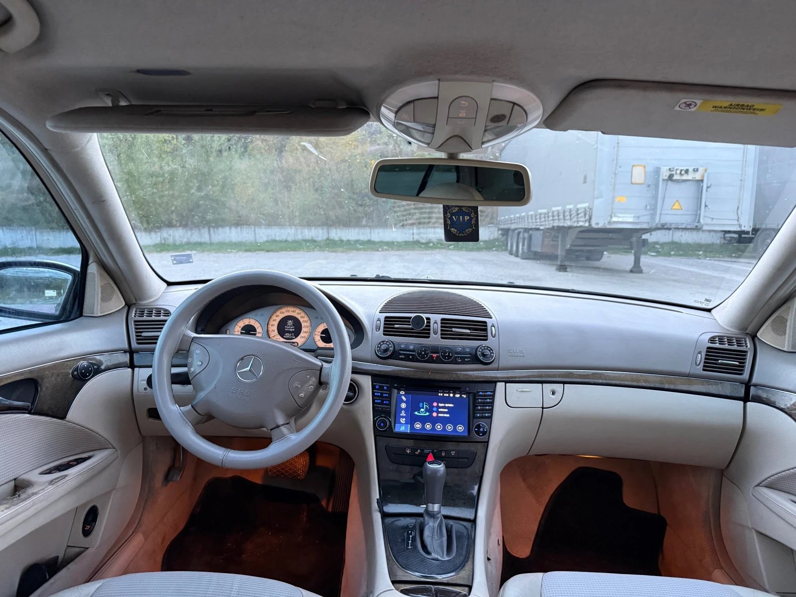 Mercedes-Benz E 320, снимка 6 - Автомобили и джипове - 56600917