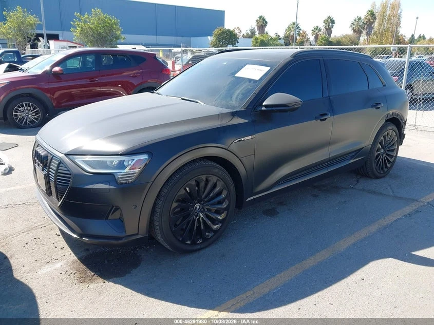 Audi E-Tron Premium Plus, снимка 2 - Автомобили и джипове - 56618839