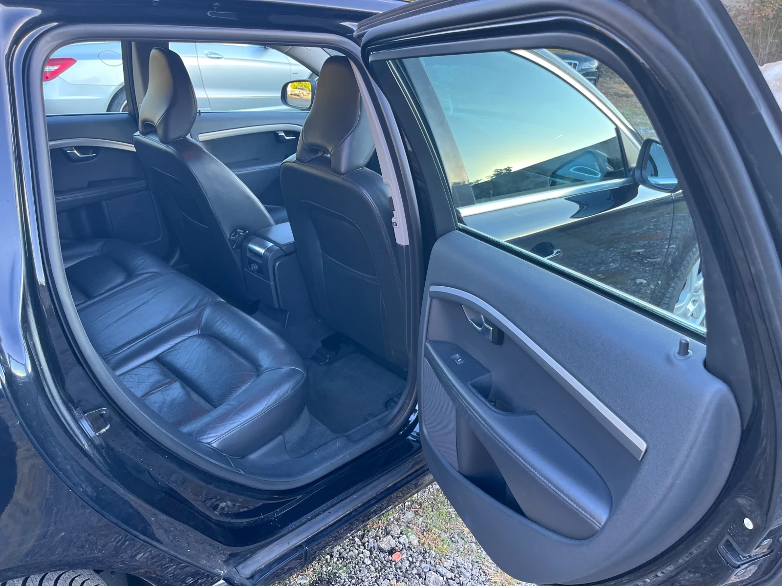Volvo V70 1.6 t4 180 hp, снимка 11 - Автомобили и джипове - 56712386