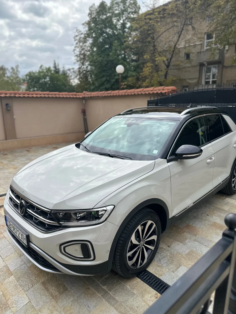 VW T-Roc 4motion, снимка 2 - Автомобили и джипове - 47800652