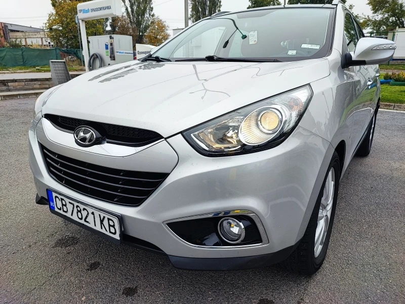 Hyundai IX35 2.0CRDI-184kОБСЛУЖЕН, КАСКО.НОВИ ГУМИ, снимка 2 - Автомобили и джипове - 47565141