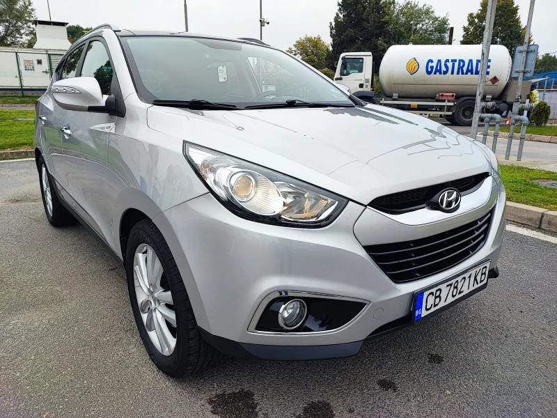 Hyundai IX35 2.0CRDI-184kОБСЛУЖЕН, КАСКО.НОВИ ГУМИ, снимка 1 - Автомобили и джипове - 47565141